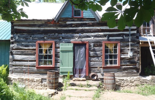 Edwardsburgh/Cardinal Cabin | Rustic Log cabin in private setting near Ottawa