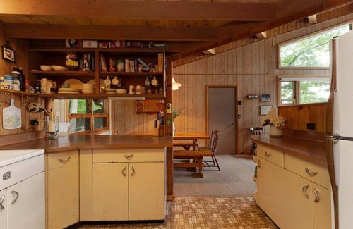 Port Carling Cottage | Rustic Muskoka Lakeside Retreat: 7BR Cottage with Stunning Views & Private Dock