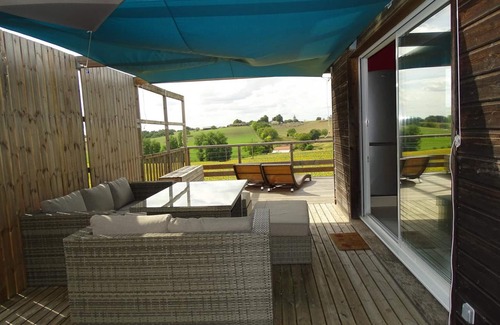 Montagrier Cottage | Rustic Retreat: Heated Private Pool, Large Terrace, Modern Amenities in Dordogne