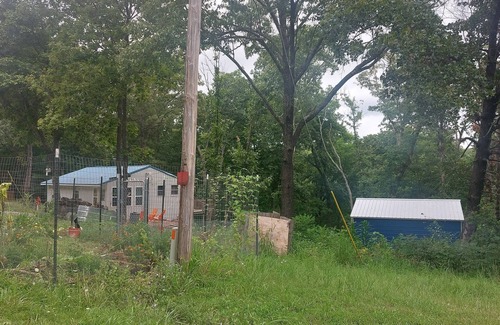 Ste Genevieve Cabin | Rustic, stylish cabin close to wineries and State Parks in Ste. Genevieve County