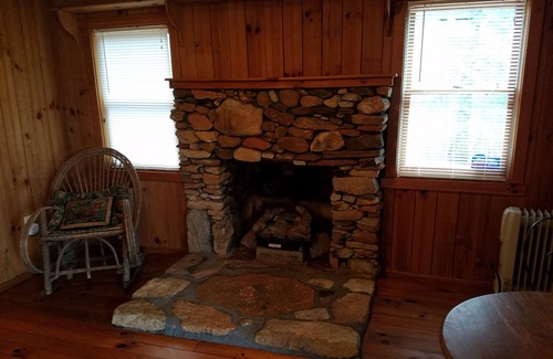 Cleveland Cabin | Rustic Tiny Cabin