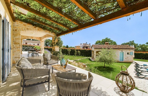 Heraki Villa | Rustic Villa Azzurra with pool in Sv. Lovrec