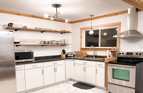 Borderland House | Ruth Trace Hallow Oasis