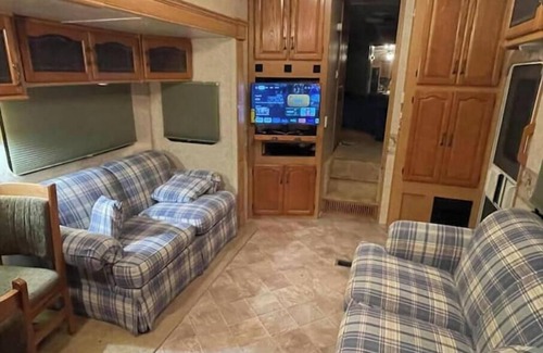 Onalaska House | RV#9, waterfront