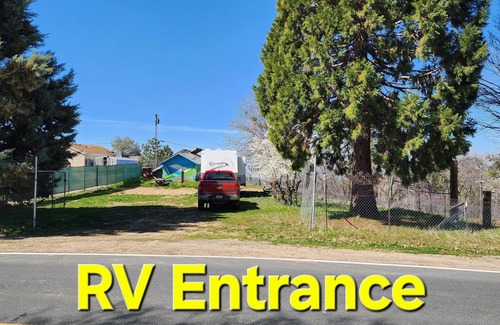 Pinehurst RV Rental | RV1 Site w/Hookups Near Kings Canyon & Sequoia NP