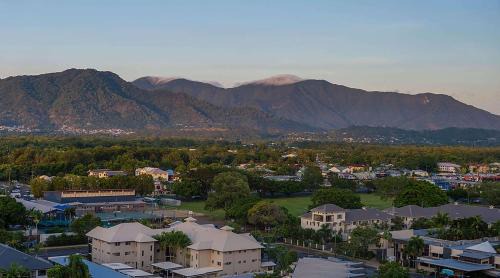 Cairns North Hotel | Rydges Esplanade Resort Cairns