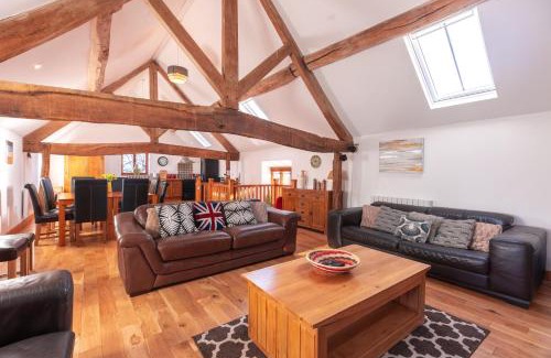 Eaton Mascott House | ryton grange hay barn sleeps 6