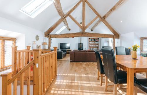 Eaton Mascott House | ryton grange hay barn sleeps 6