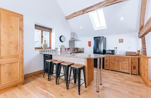 Eaton Mascott House | ryton grange hay barn sleeps 6