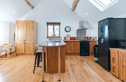 Eaton Mascott House | ryton grange hay barn sleeps 6