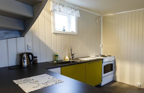 Hasvik Cottage | Sørøya Havfiskecruise AS - Elfridastuat