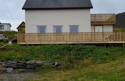 Hasvik Cottage | Sørøya Havfiskecruise AS - Elfridastuat