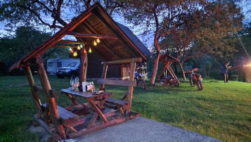 Bradulet Cabin | Sătucul de Vacanță Brăduleț