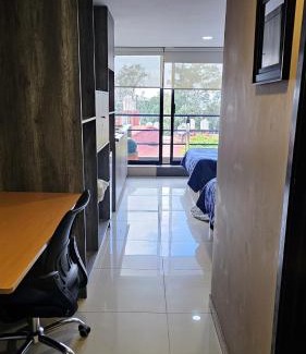 Ciudad Lopez Mateos Apartment | S10 DOBLE CAMA MATRIMONIAL Premium Suite Frente al TEC CEM con Cocineta WiFi Balcón Parking Terraza