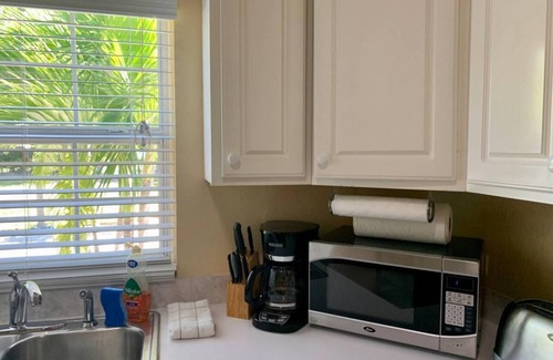 West Bay Apartment | S2A Blue Pavilion - Beach Transfers Meals Tours Island Retro Chic