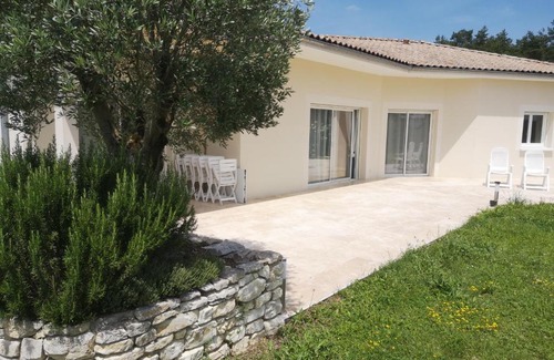 Chateau-l'Eveque House | Sabat