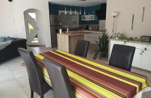 Chateau-l'Eveque House | Sabat