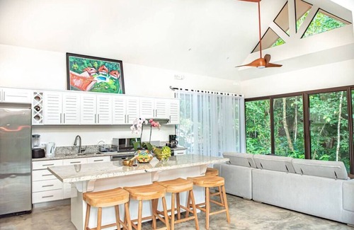 Dominicalito House | Sabitha, Lux Private Jungle Property w/pool w/aircon 5 min from Surf Beach Dominical