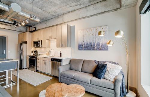 Warehouse District Apartment | Sable 507 - Alcove