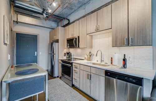 Warehouse District Apartment | Sable 507 - Alcove