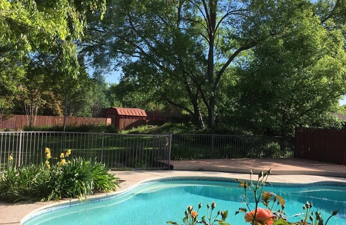 Sacramento House | Sacramento Suburban with Pool