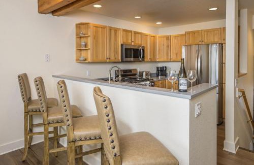 Saddle Ridge House | Saddle Ridge Townhome - Unit J3