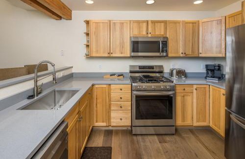 Saddle Ridge House | Saddle Ridge Townhome - Unit J3