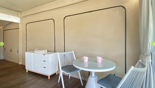 Nelly Bay Resort | Safari Tent 7 Accessible