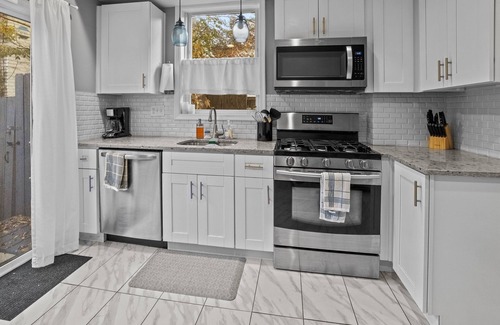 Federal Hill House | Safe Home w/ Rooftop Deck in Vibrant Federal Hill