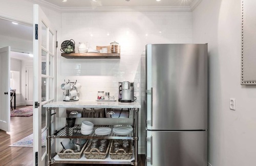Mount Davidson Manor Apartment | Safe Private Retreat