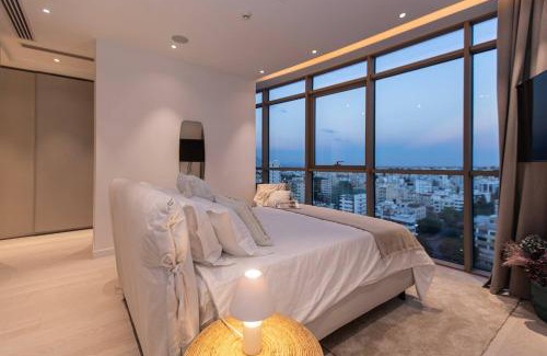 City Centre Apartment | Saffron Suite by Tangerine