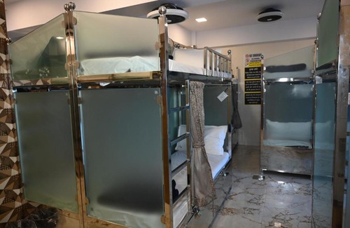 Andheri West Hotel | Sagar Dormitory Andheri - Nearest to Andheri Railway Station West