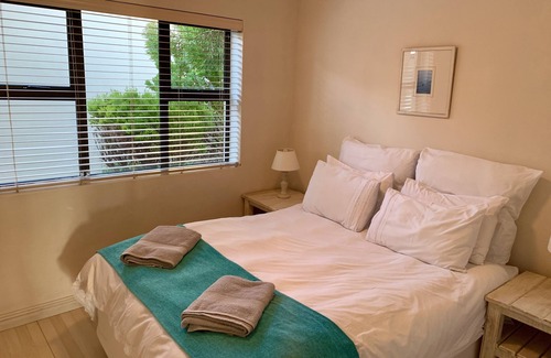 De Kelders Apartment | Sage at Whale Cove - Sea Facing Apartment