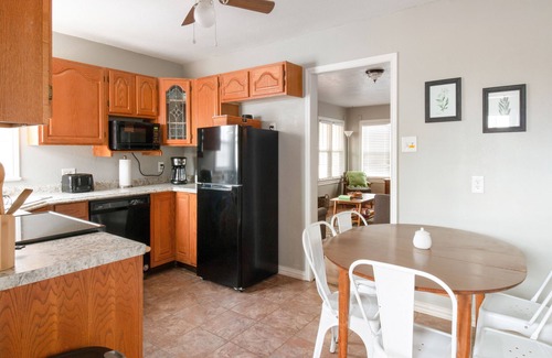 Carlsbad House | Sage Cottage: Cozy & Serene/Sleeps 6/Huge Yard!