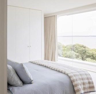 Queenscliff House | Sagres Queenscliff, Designer Oceanfront Escape with Pool & Sauna