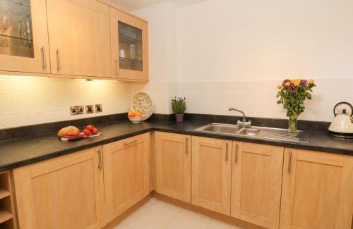 West Cliff Apartment | Sail Away, 17 Union Mill