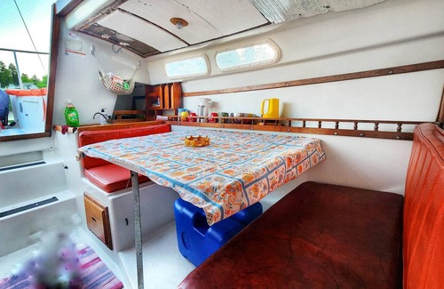 Vashon Island Boat Rental | Sailboat Glamping on Bud Inlet in OLYMPIA, Washington.