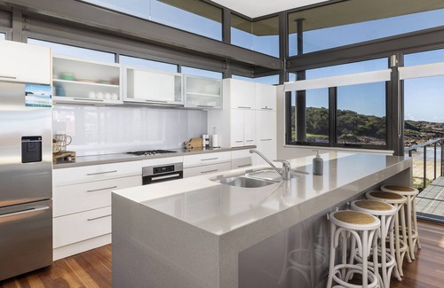 Boat Harbour House | Sails on the Beachfront is the ultimate contemporary, luxurious.