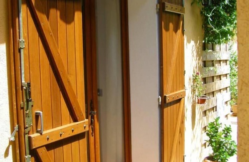 Sainte-Maxime Apartment | Sainte Maxime apartment in Mansion