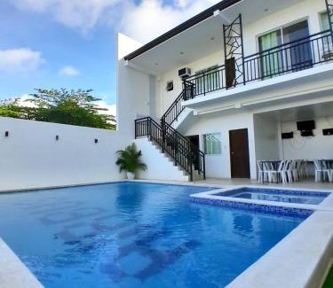 Puerto Princesa City Centre Apartment | Sakura's Pool and Leisure Hub
