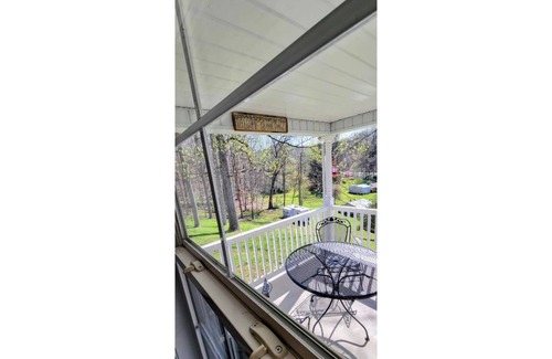 Summersville House | Salmon Run Boaters Bungelow