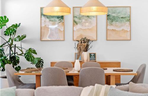 Scarborough House | Salt and Serenity - Short Walk to Beach