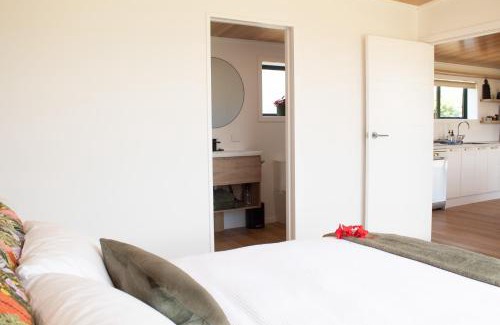 Wainui House | Salt Guesthouse