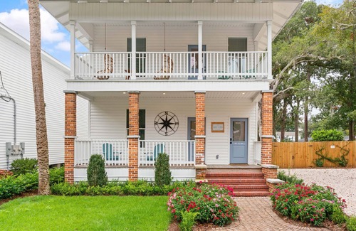 Brunswick House | Salt on Wolfe | 2 Bed, 1 Bath