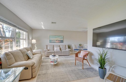 Caloosahatchee House | Saltwater Pool and Dog Friendly The Cape Escape