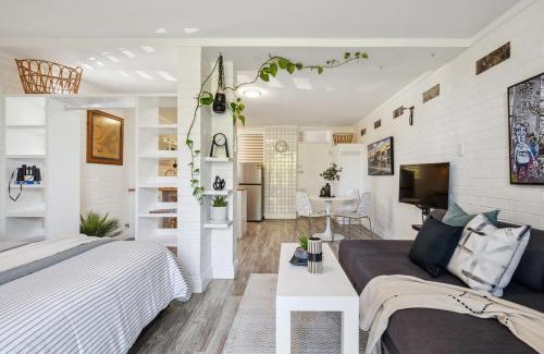 North Fremantle Apartment | Salty Escape at North Freo