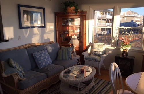 Dewey Beach Condo | SALTY KISS SEASIDE - OCEANFRONT DOG-FRIENDLY CONDO