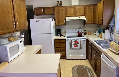 Dundee Cottage | SAM'S Dock