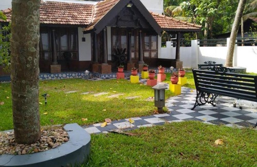 Quilon Villa | Sambranikodi Resort and Home Stay