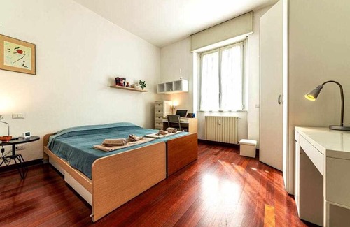 Fiera House | SAN SIRO a 7 minuti Stanza Top con zone Comuni